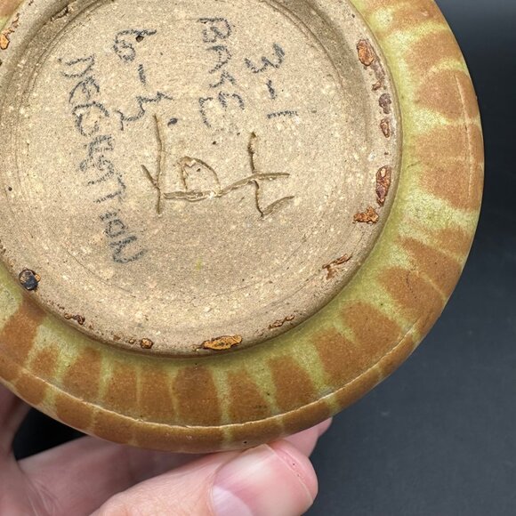 Art Pottery Bud Vase Fish Scale Pineapple Signed Fox Handcrafted Boho Pot Brown - Picture 9 of 10